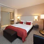 Western Premier 4*