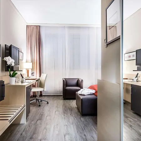 Western Premier Novina 4*