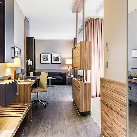 Western Premier Novina Hotel